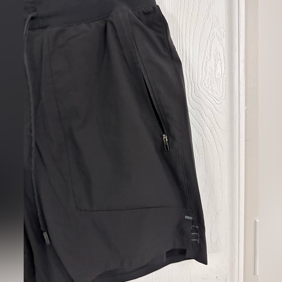 Lululemon Licence to Train Lined Short 7" - Picture 8 of 13